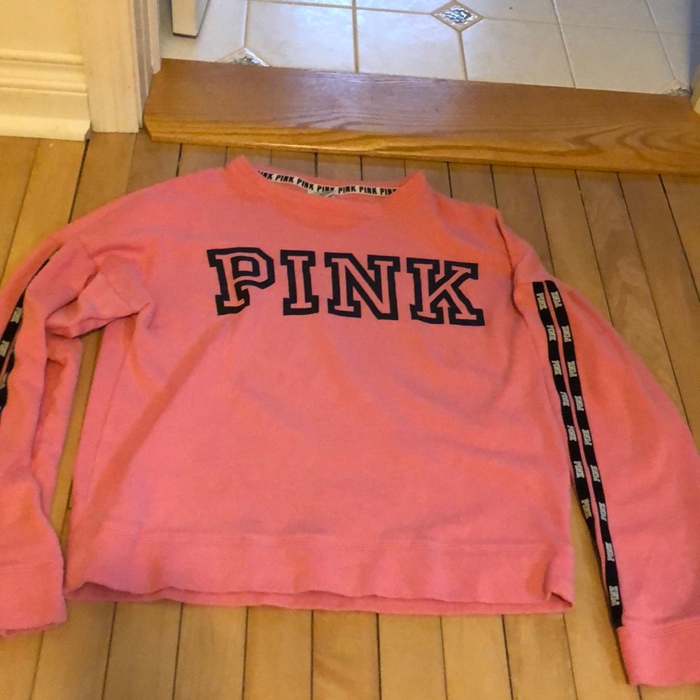 VS Pink sweatshirt